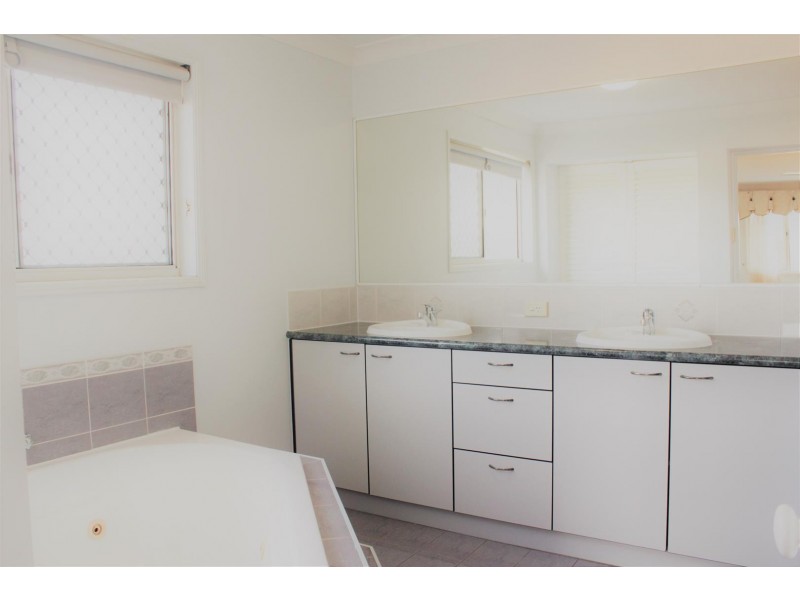 11 Kennet Place, Carina QLD 4152