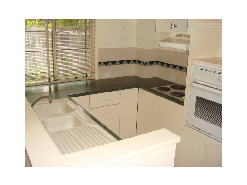 U79 / 75 Brown, Labrador QLD 4215