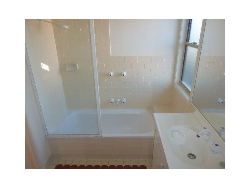 U79 / 75 Brown, Labrador QLD 4215