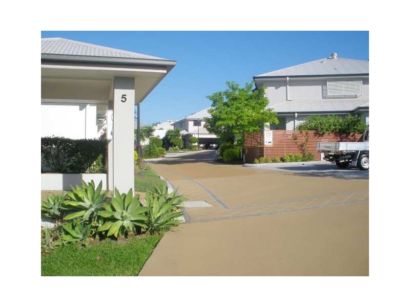 7/5 Central Avenue, Mount Ommaney QLD 4074