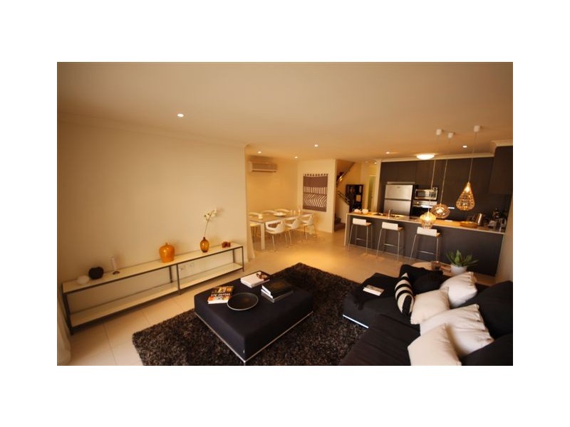 4/2 Inland Drive, Tugun QLD 4224