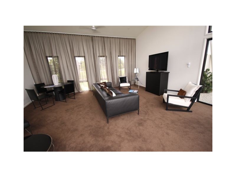 4/2 Inland Drive, Tugun QLD 4224