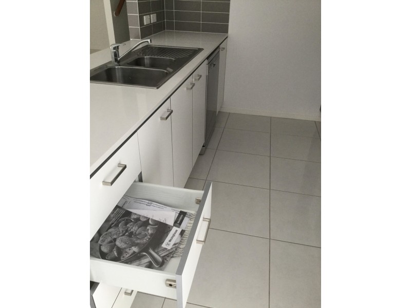 16/75 Gordon Rd, Redland Bay QLD 4165