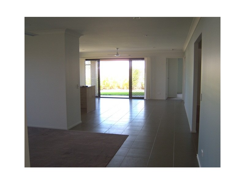 3 Lachlan Drive, Wakerley QLD 4154