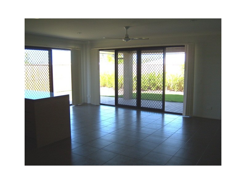 3 Lachlan Drive, Wakerley QLD 4154