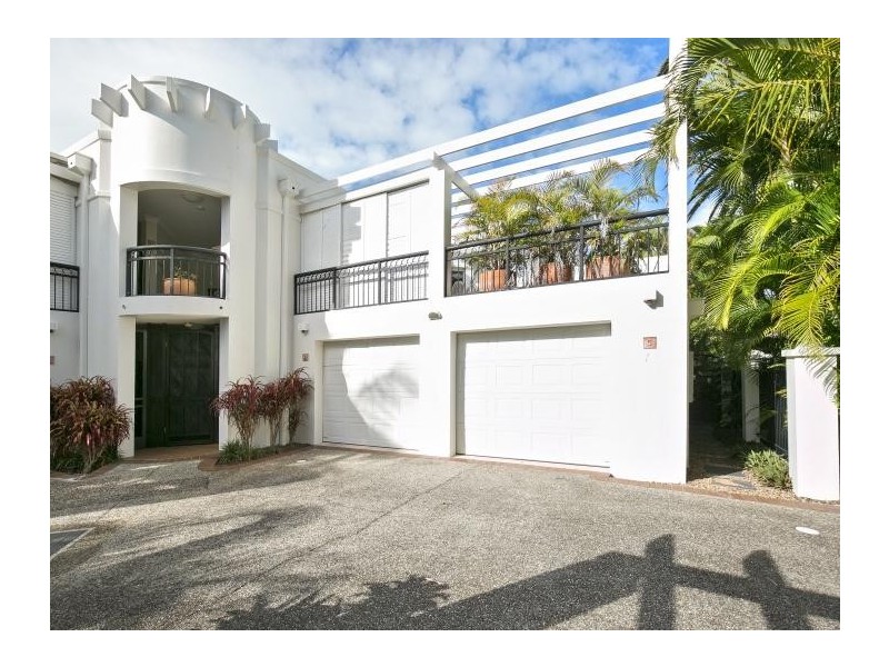6 Odyssey 100 Cotlew St East, Southport QLD 4215