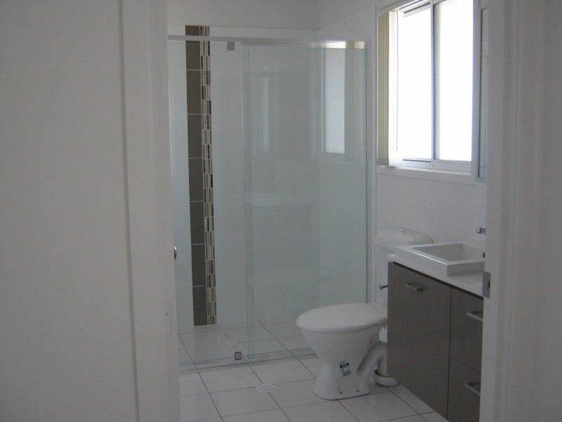 6/1 Santa Ana Lane, Griffin QLD 4503