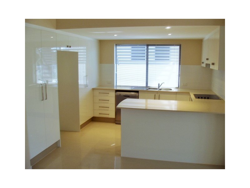 6/24-26 Parker Street, Labrador QLD 4215