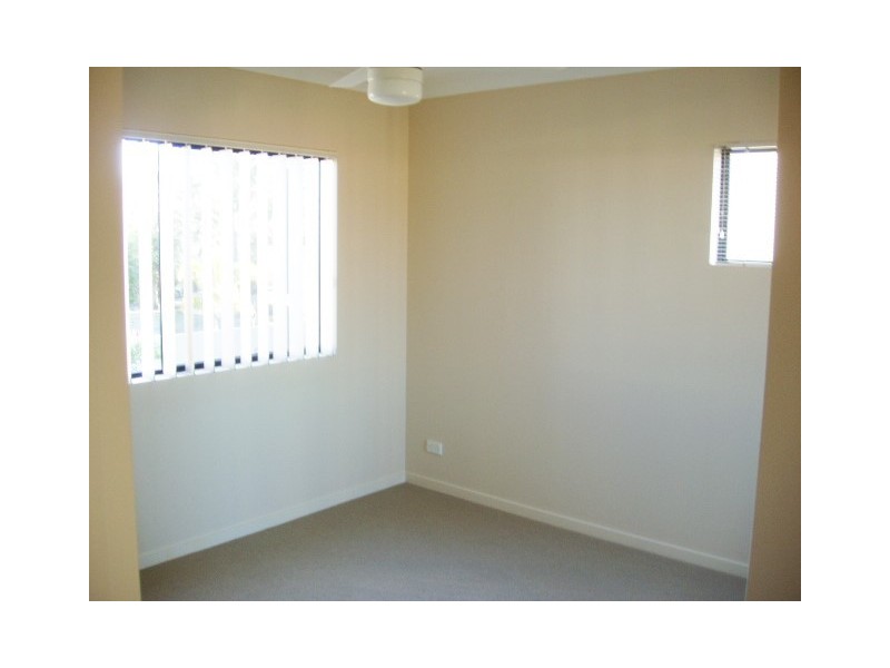 6/24-26 Parker Street, Labrador QLD 4215