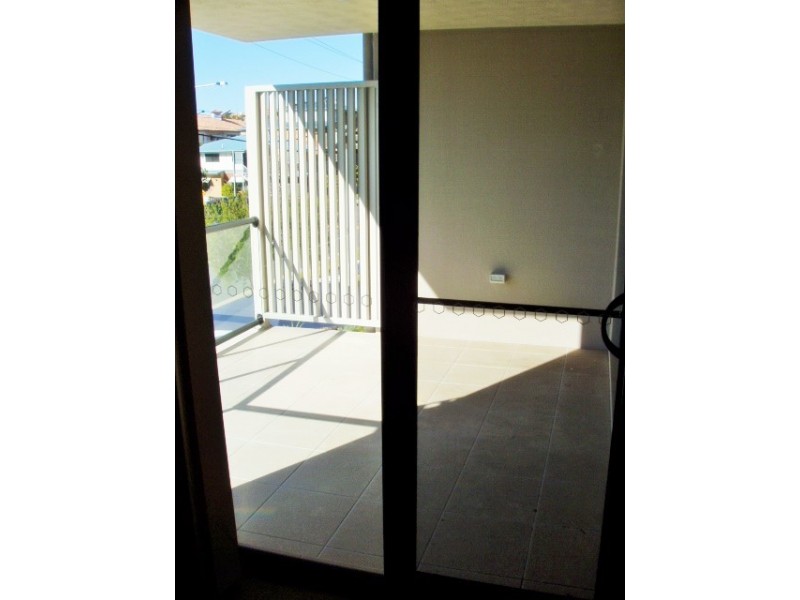 6/24-26 Parker Street, Labrador QLD 4215