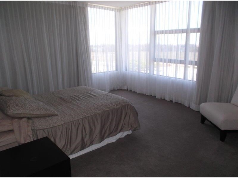 15 SALACIA DRIVE, Paradise Point QLD 4216