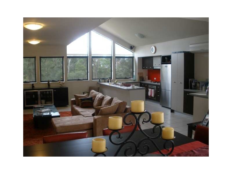 52 Greenway Circuit, Mount Ommaney QLD 4074