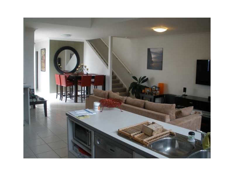 52 Greenway Circuit, Mount Ommaney QLD 4074