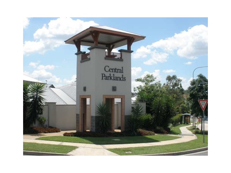 52 Greenway Circuit, Mount Ommaney QLD 4074