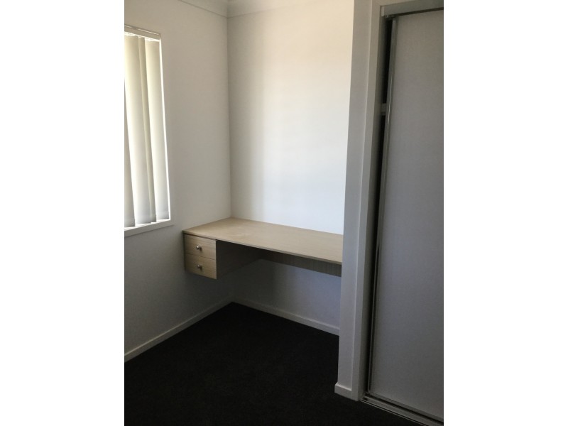 1/75 Gordon Rd, Redland Bay QLD 4165