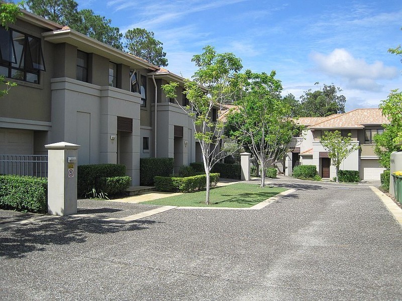 14/52 PINE VALLEY DRIVE, Robina QLD 4226