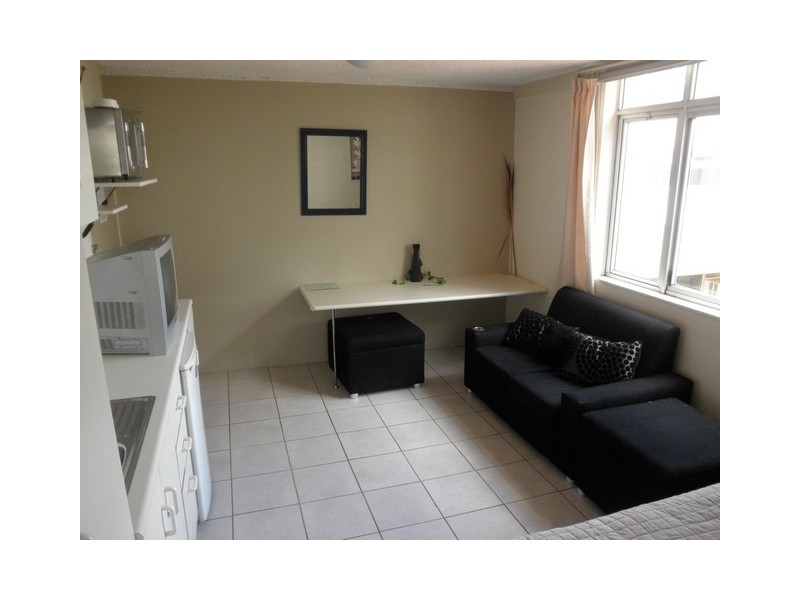 201/2 Barney Street, Southport QLD 4215