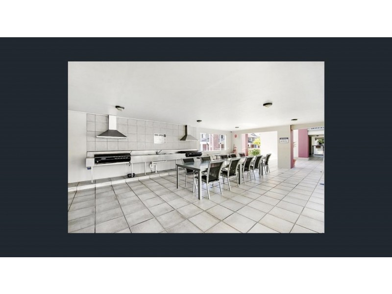u611/33 Clark, Biggera Waters QLD 4216