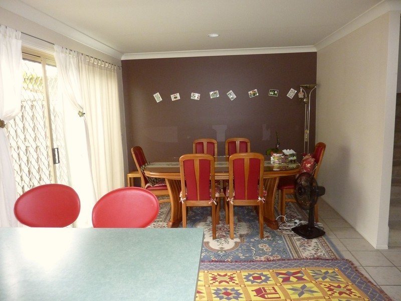 8 Manor Street, Eight Mile Plains QLD 4113