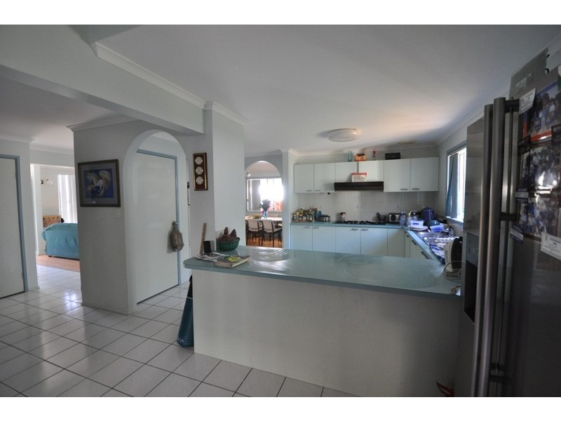 8 Serle St, Middle Park QLD 4074