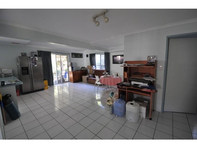 8 Serle St, Middle Park QLD 4074