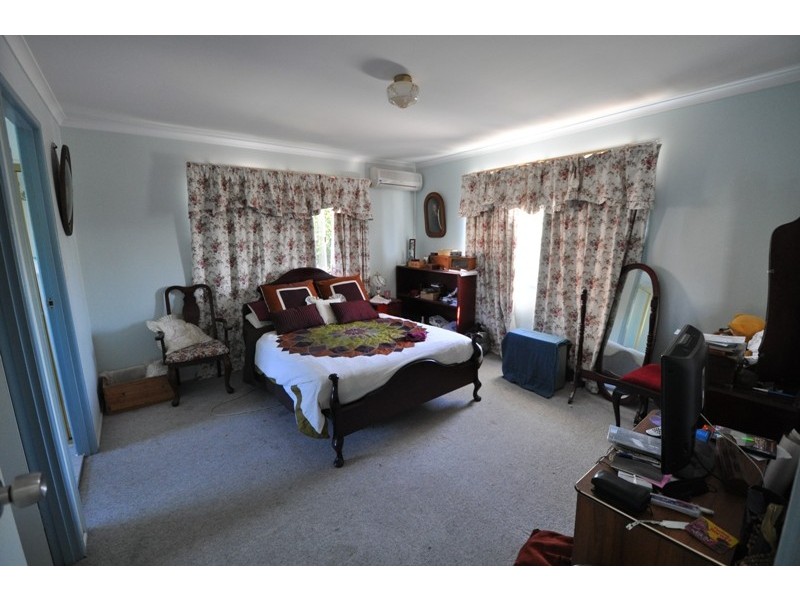8 Serle St, Middle Park QLD 4074