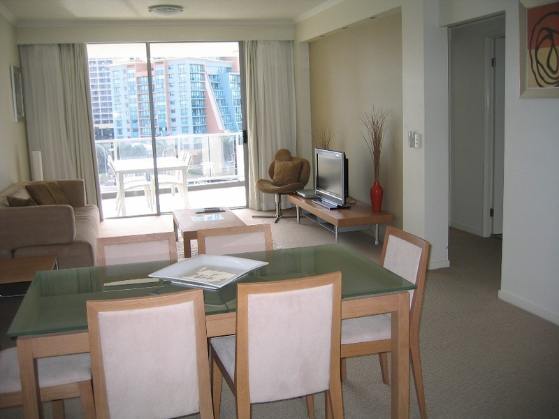 283/21-31 Cypress Ave, Surfers Paradise QLD 4217