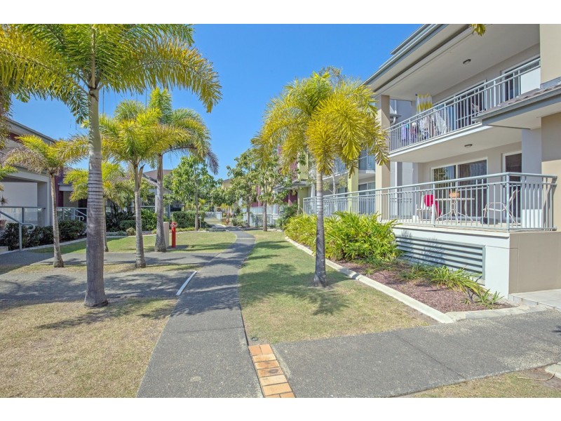 702/33 Clark street, Biggera Waters QLD 4216