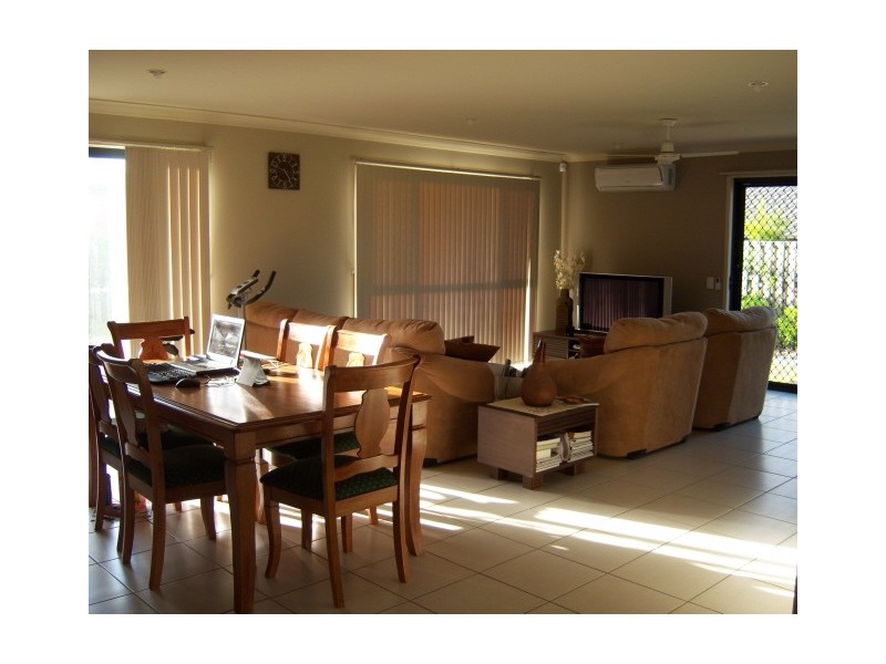 9 Goongarrie Crescent, Parkinson QLD 4115