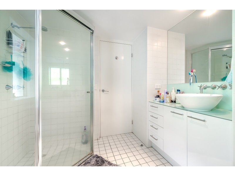 9 / 98 University Drive, Varsity Lakes QLD 4227