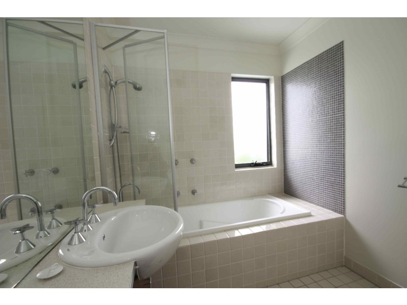 64  Calliope Curcuit, Murarrie QLD 4172