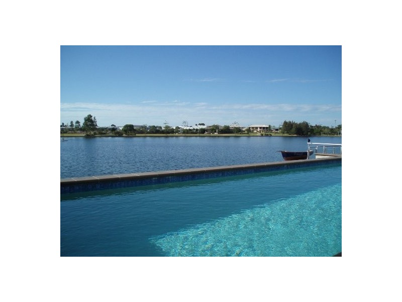 28/181 Lae Drive, Coombabah QLD 4216