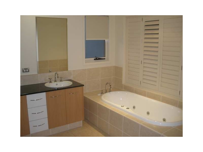 Mount Ommaney QLD 4074