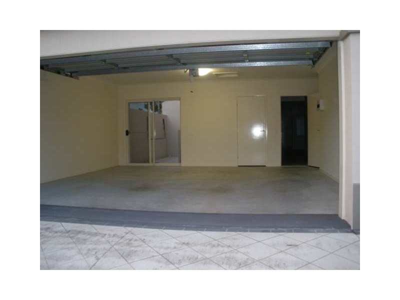 Mount Ommaney QLD 4074