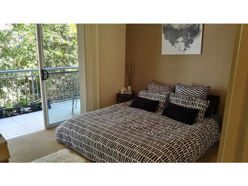 1004/33 Clart street, Biggera Waters QLD 4216