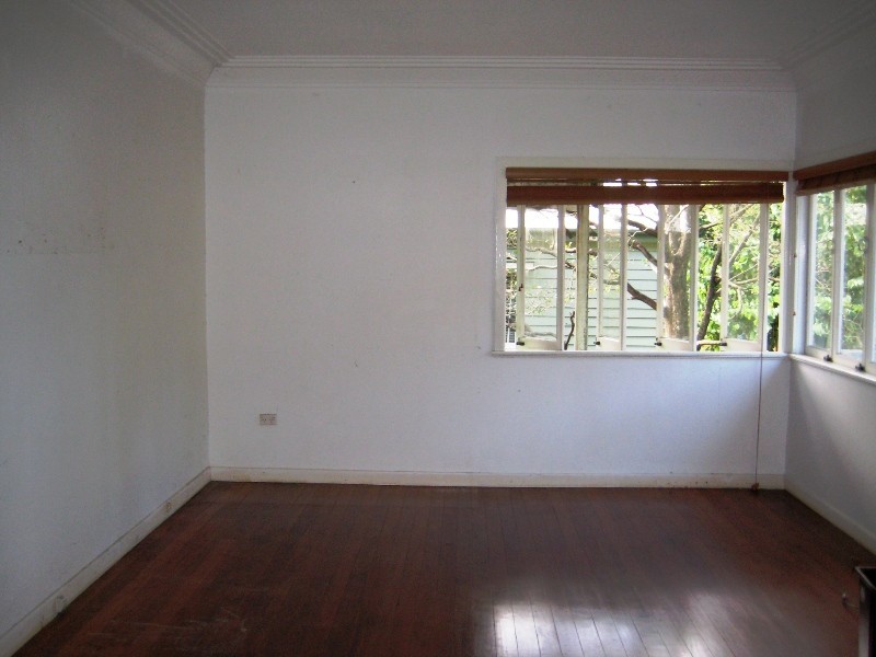 21 Montrose Rd, Taringa QLD 4068