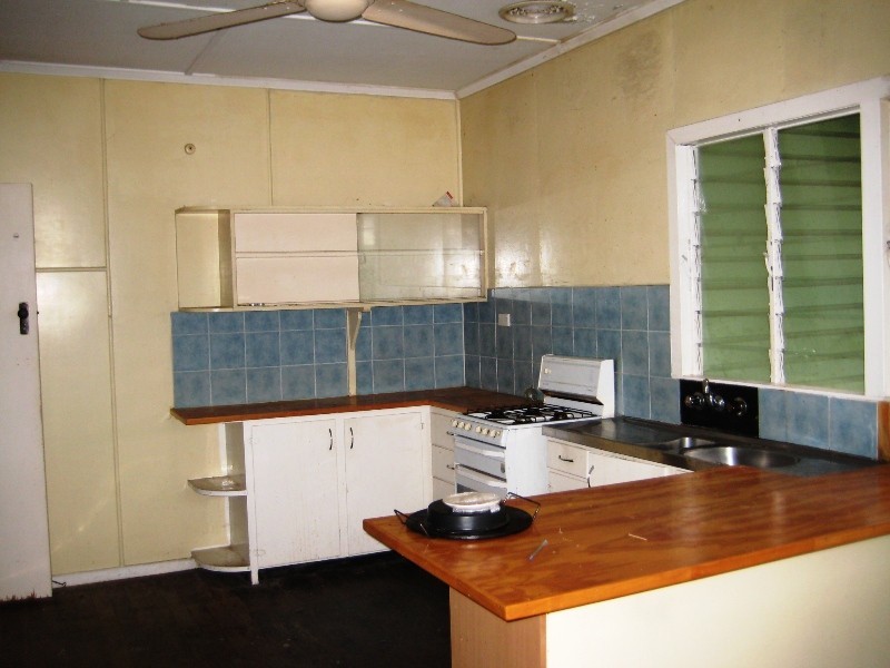 21 Montrose Rd, Taringa QLD 4068