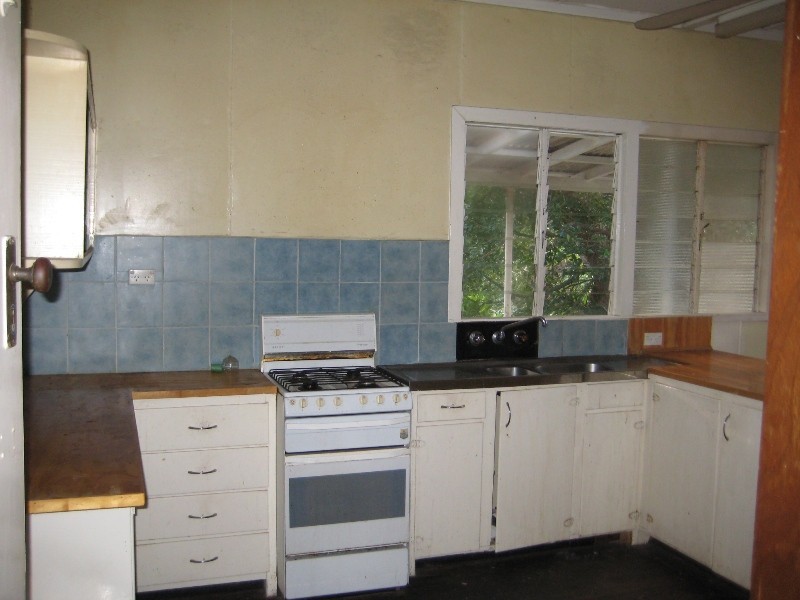 21 Montrose Rd, Taringa QLD 4068