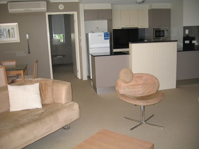 244/21-31 Cypress Ave, Surfers Paradise QLD 4217