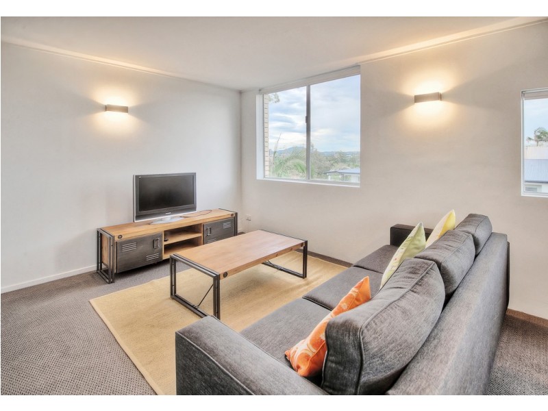 77 Durham Street, St Lucia QLD 4067