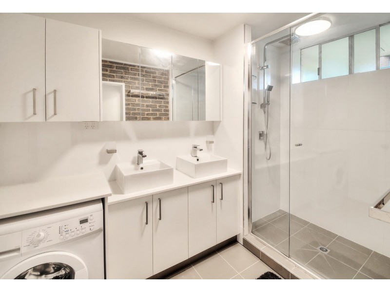 77 Durham Street, St Lucia QLD 4067