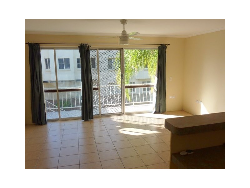 4/10 Madang Crescent, Runaway Bay QLD 4216