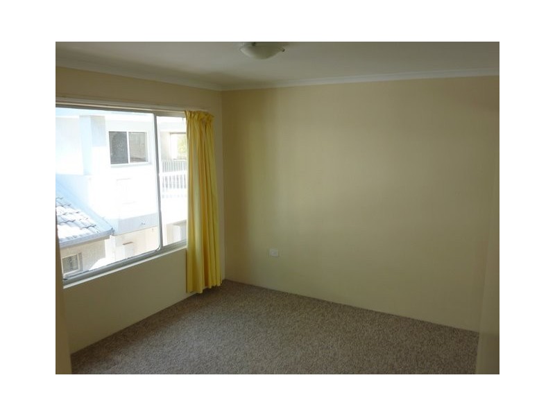 4/10 Madang Crescent, Runaway Bay QLD 4216
