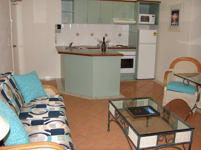102/6 Triton Street, Palm Cove QLD 4879