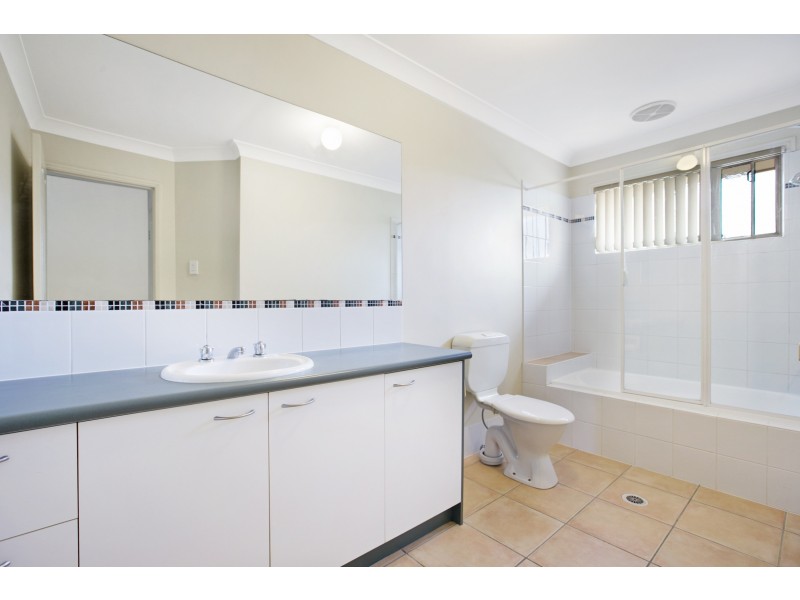 6 / 250 Manly Road, Manly West QLD 4179