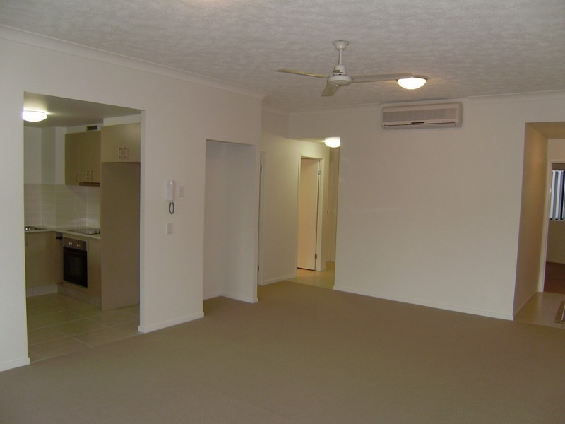 E6/2 Acacia Court, Robina QLD 4226