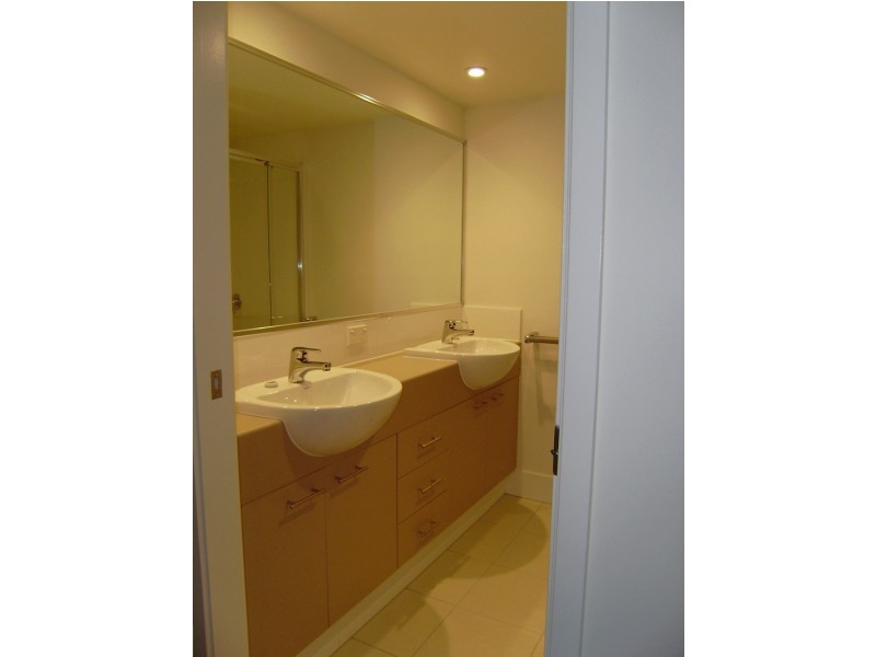 E6/2 Acacia Court, Robina QLD 4226