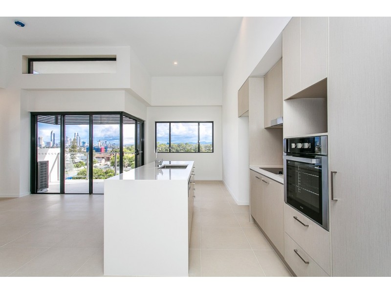 11 Andrews St, Southport QLD 4215