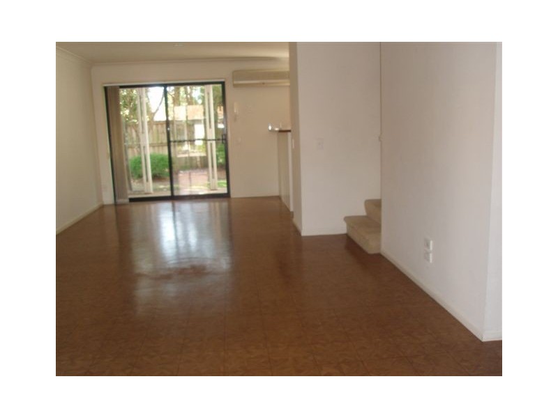 2-10 Unit 2 Lakeland Villas, Merrimac QLD 4226