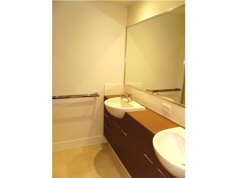 B5/1 Acacia Court, Robina QLD 4226